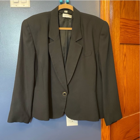 Elisabeth Blazer - Picture 1 of 3